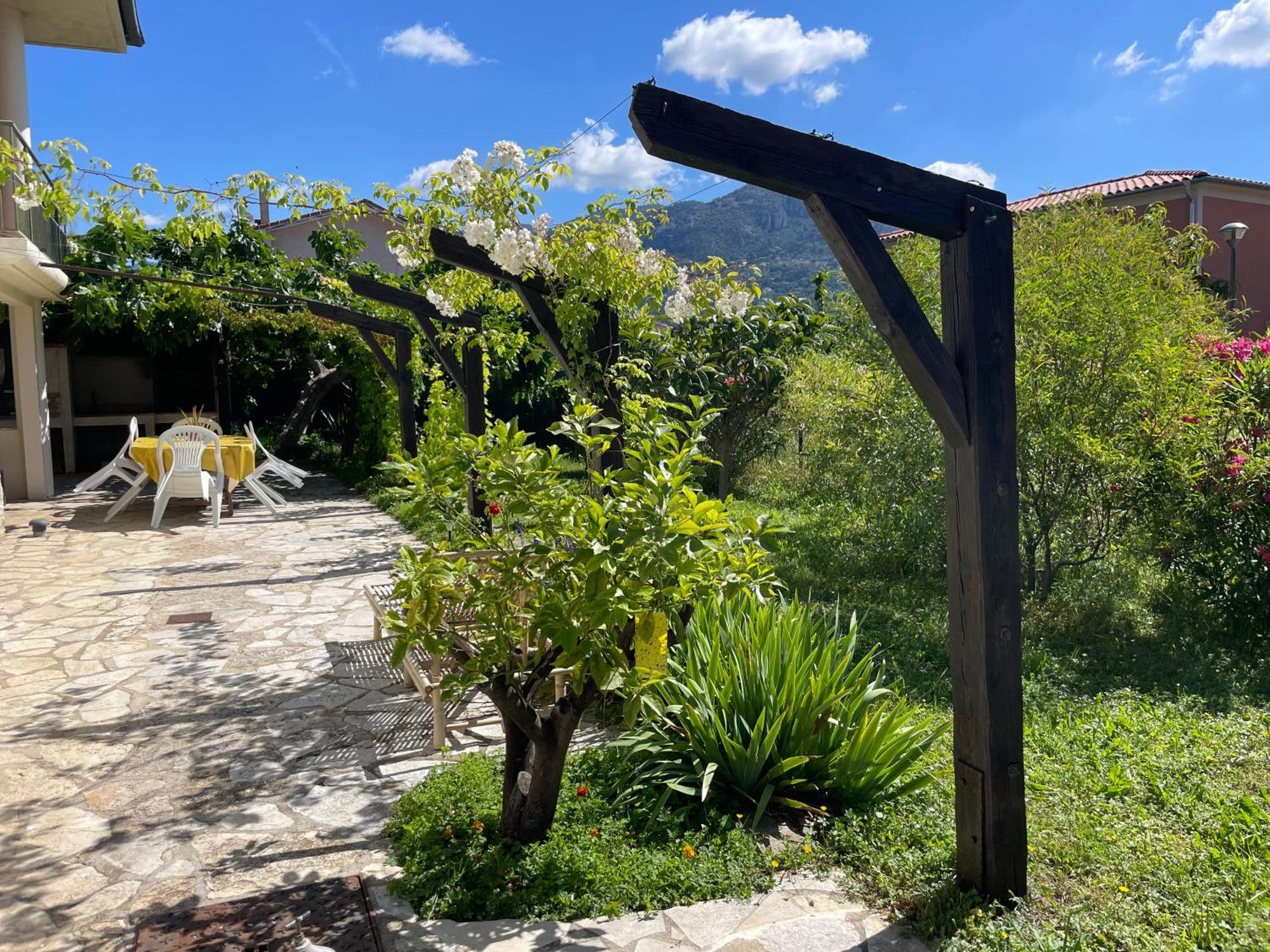 Bas De Villa Avec Acces Piscine Pres De Nice Cannes Monaco Carros Zewnętrze zdjęcie